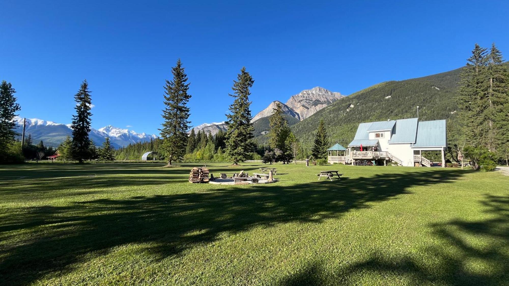 Bear Paw Lodge Голден Екстер'єр фото